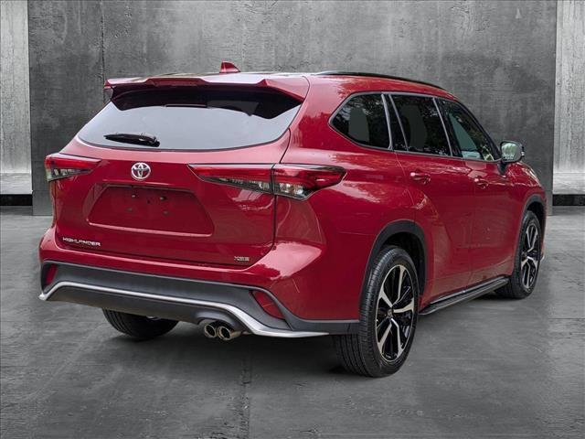 used 2022 Toyota Highlander car, priced at $36,649