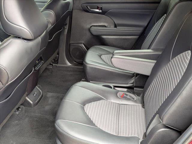 used 2022 Toyota Highlander car, priced at $36,649