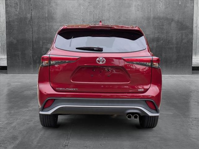 used 2022 Toyota Highlander car, priced at $36,649