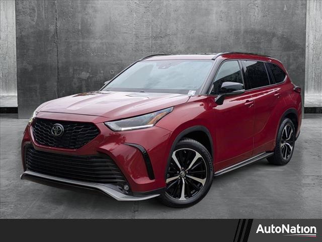 used 2022 Toyota Highlander car, priced at $36,649