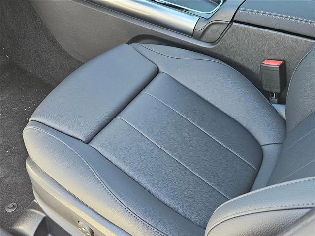 new 2025 Mercedes-Benz GLA 250 car, priced at $46,680