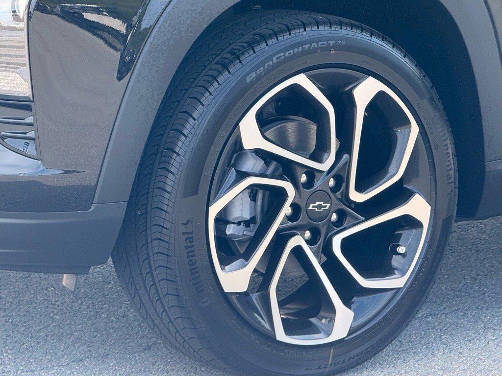 new 2025 Chevrolet Trax car, priced at $26,310