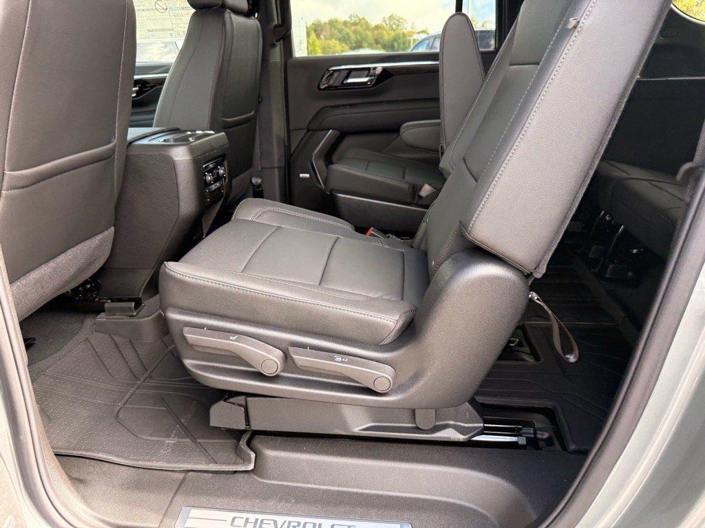 new 2026 Chevrolet Suburban car, priced at $76,275