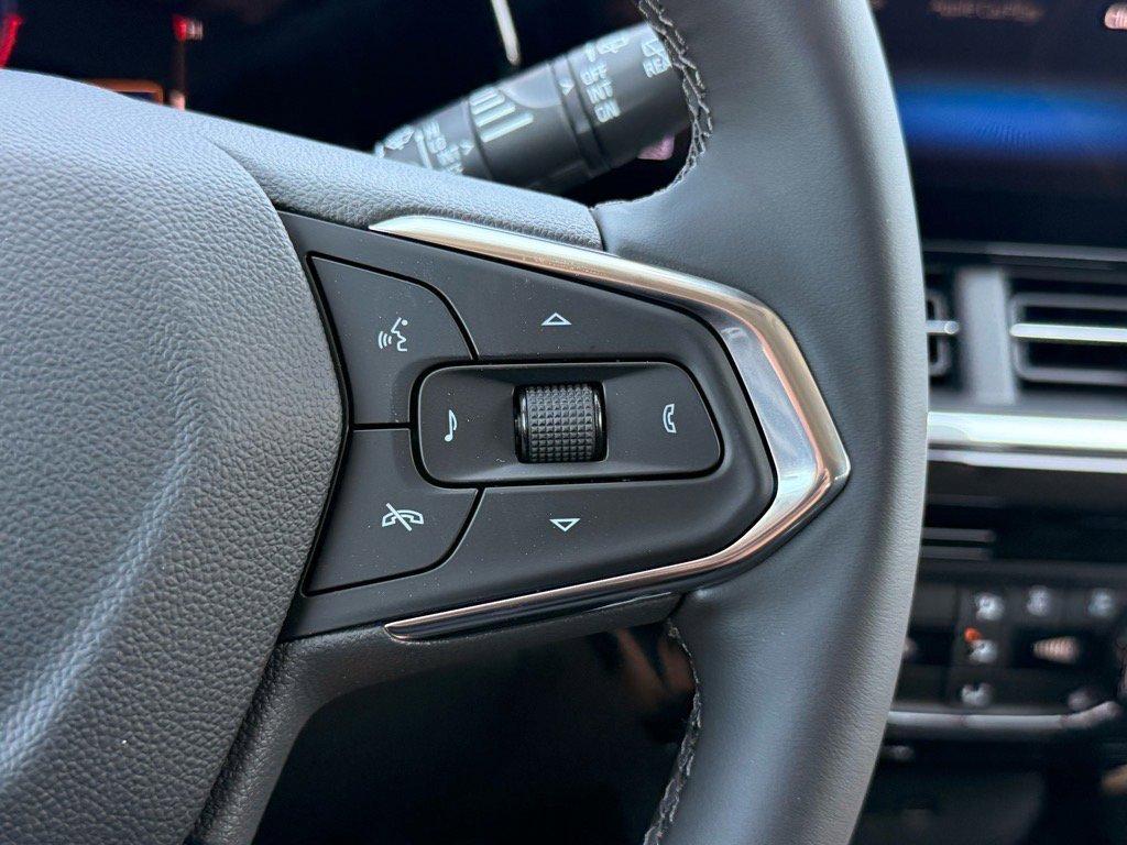 new 2025 Chevrolet Trax car, priced at $25,690