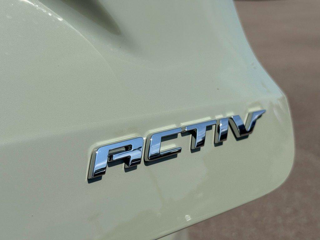 new 2025 Chevrolet Trax car, priced at $25,690