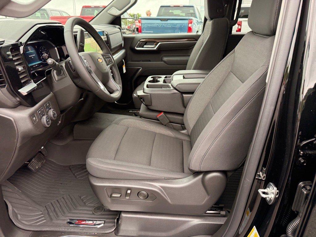 new 2025 Chevrolet Silverado 1500 car, priced at $49,646