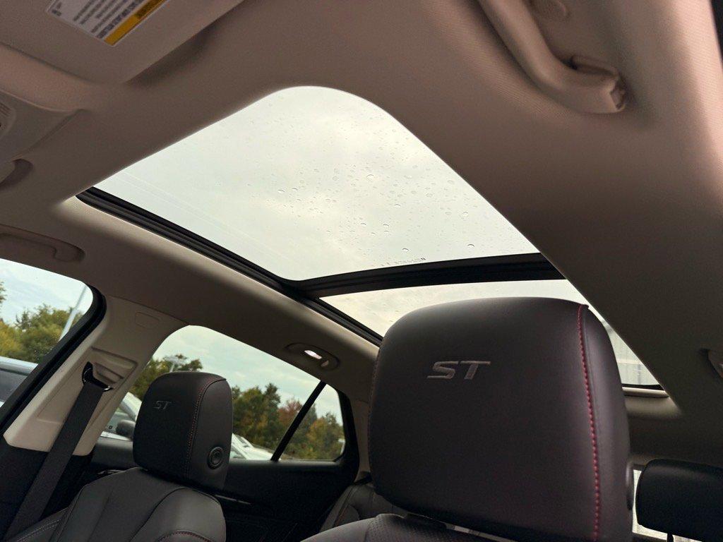 used 2023 Buick Envision car, priced at $31,363