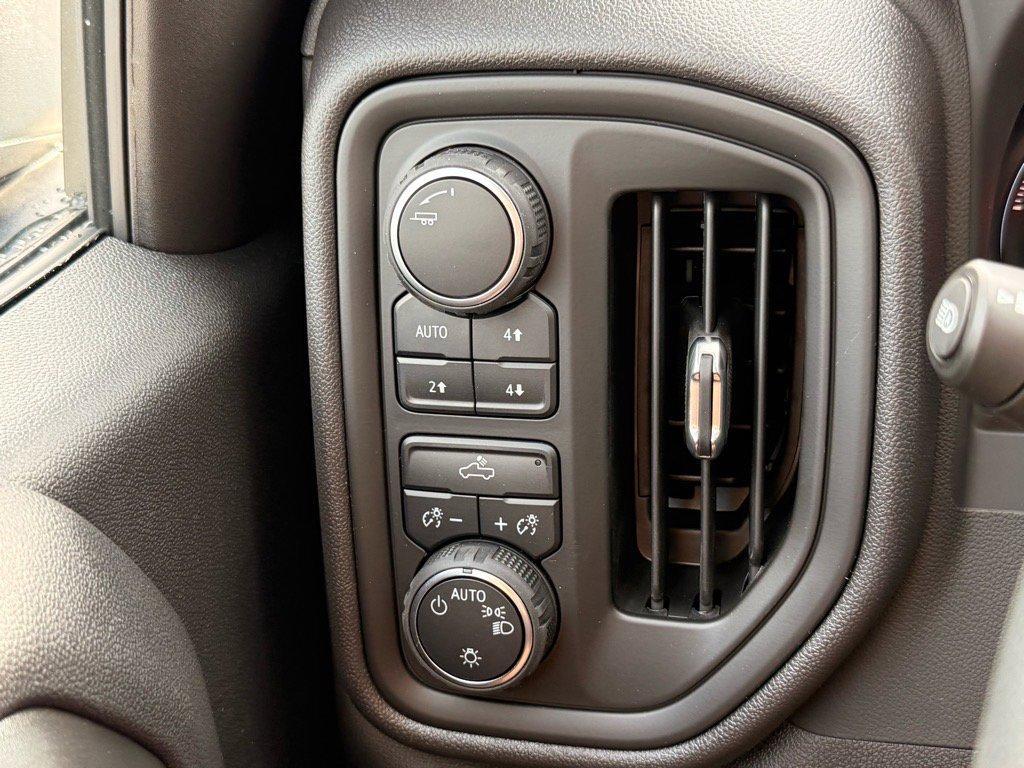 new 2025 Chevrolet Silverado 1500 car, priced at $52,742