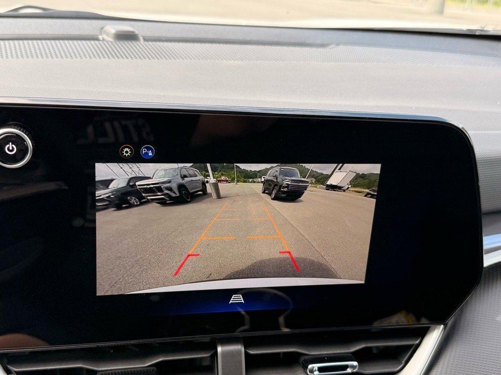 new 2026 Chevrolet Equinox car, priced at $32,560