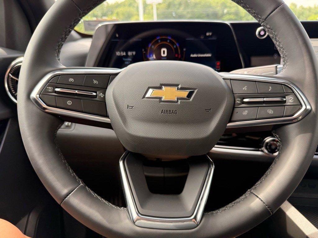 new 2026 Chevrolet Equinox car, priced at $32,560