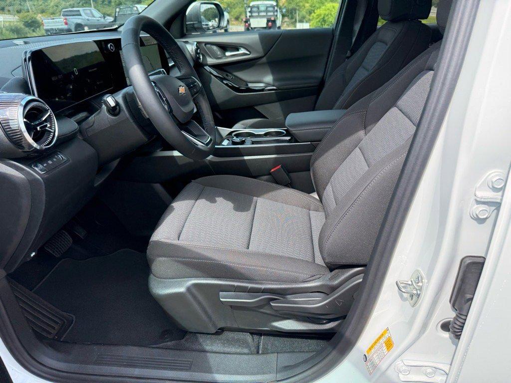 new 2026 Chevrolet Equinox car, priced at $32,560