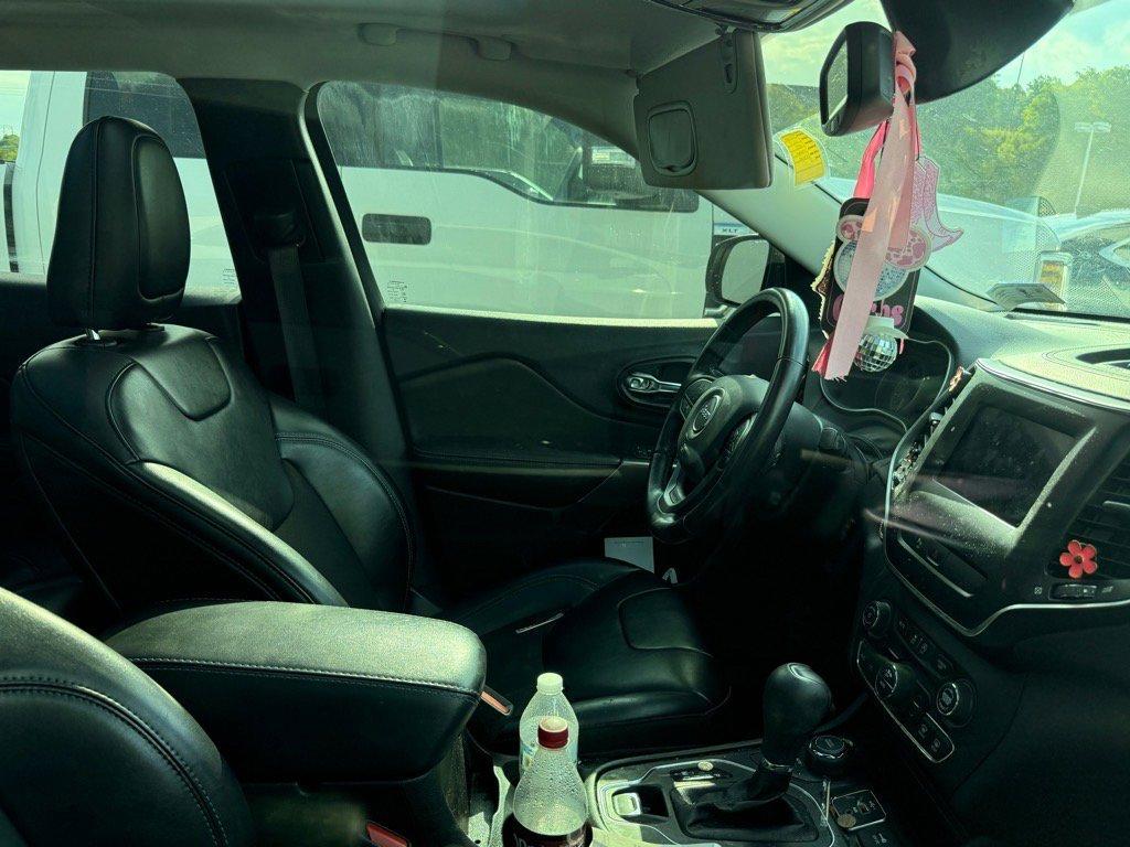 used 2020 Jeep Cherokee car, priced at $19,369