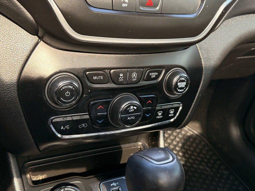 used 2020 Jeep Cherokee car, priced at $16,949