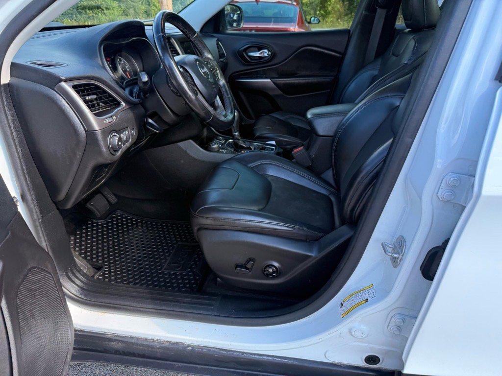 used 2020 Jeep Cherokee car, priced at $16,949