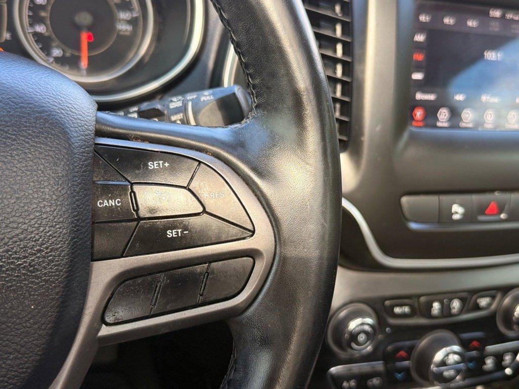 used 2020 Jeep Cherokee car, priced at $16,949