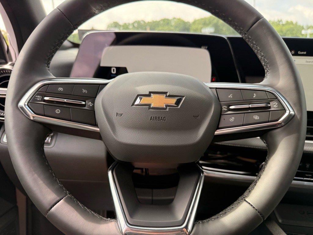 new 2026 Chevrolet Equinox car, priced at $32,560
