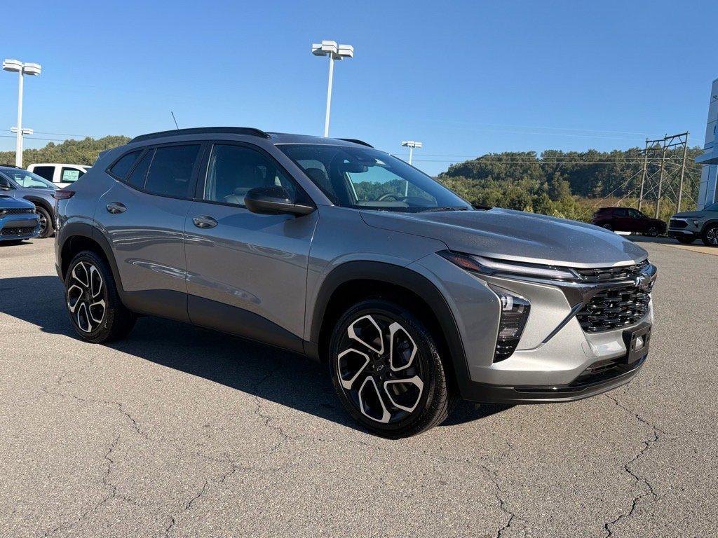 used 2025 Chevrolet Trax car, priced at $24,814