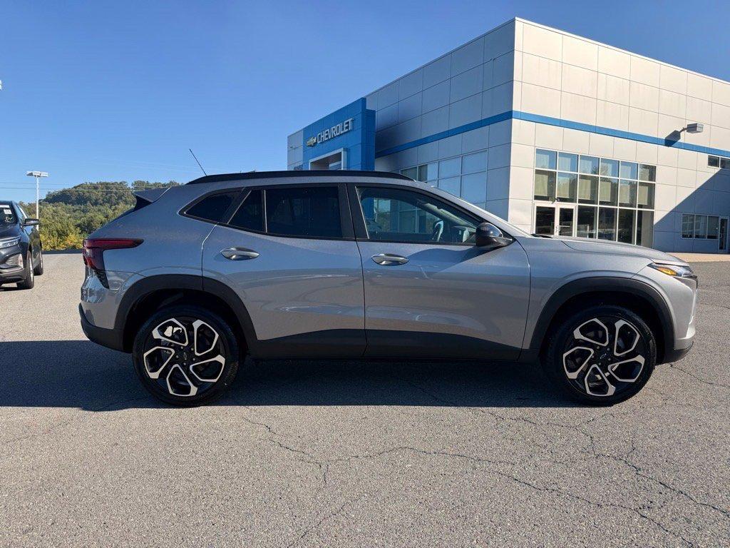 used 2025 Chevrolet Trax car, priced at $24,814