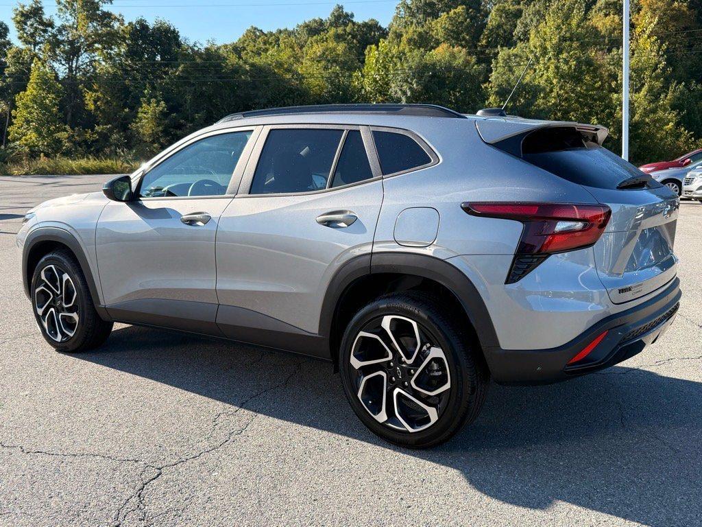 used 2025 Chevrolet Trax car, priced at $24,814