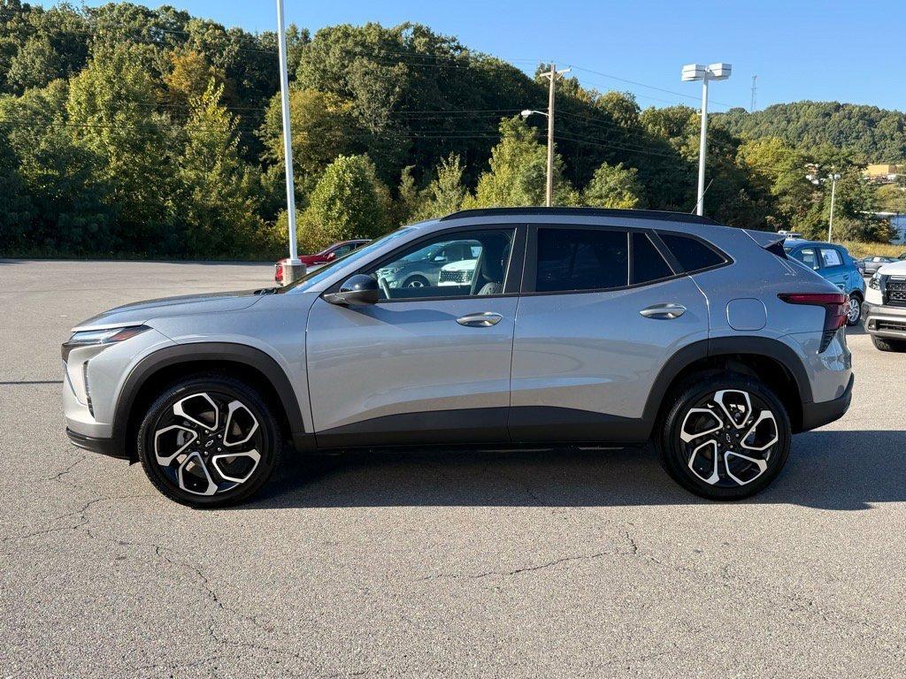 used 2025 Chevrolet Trax car, priced at $24,814