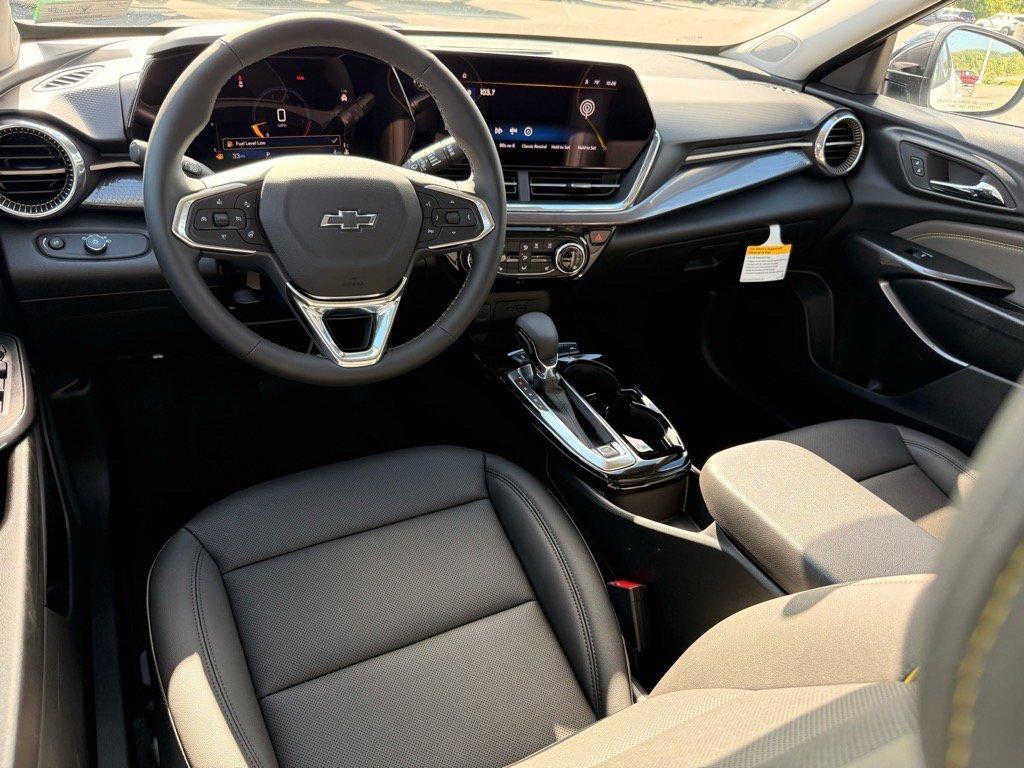 new 2025 Chevrolet Trax car, priced at $25,690