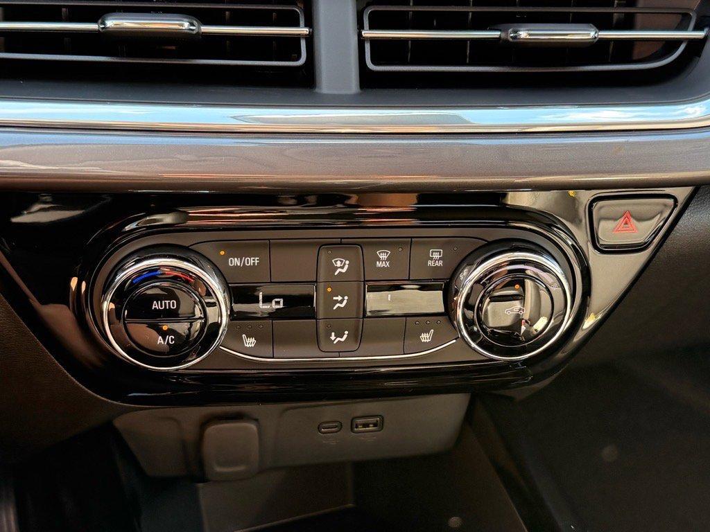 new 2025 Chevrolet Trax car, priced at $25,690