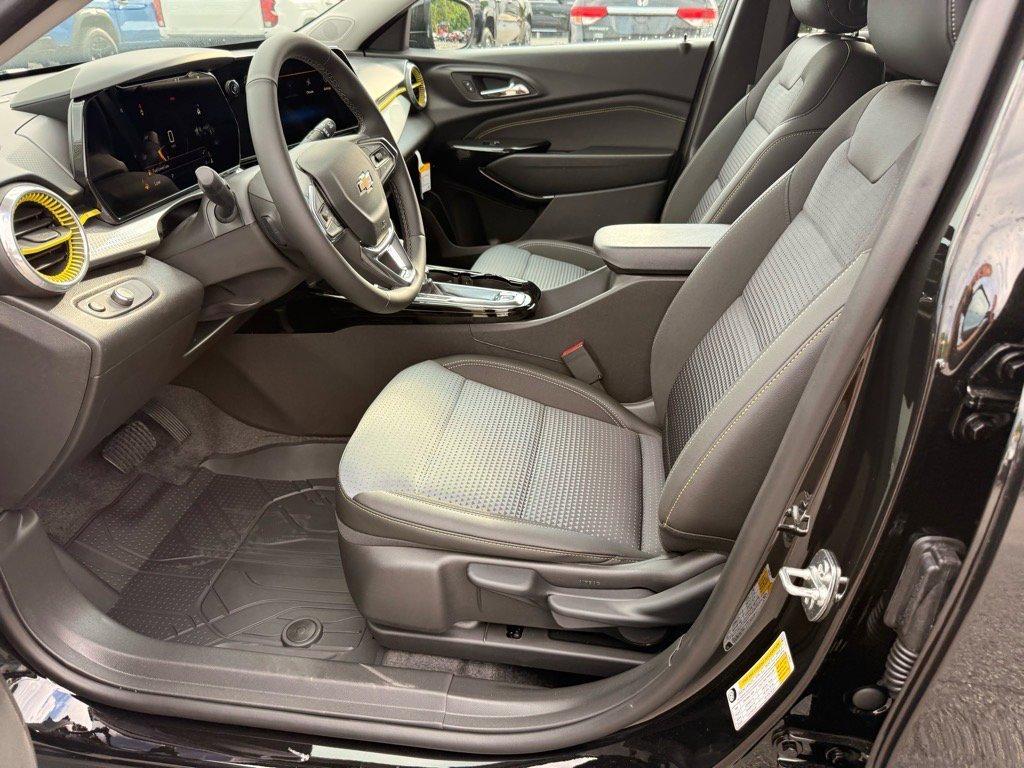 new 2025 Chevrolet Trax car, priced at $25,880