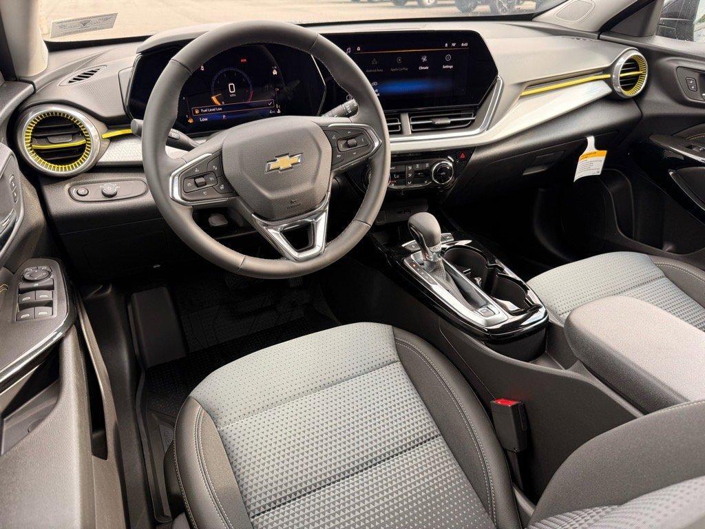 new 2025 Chevrolet Trax car, priced at $25,880