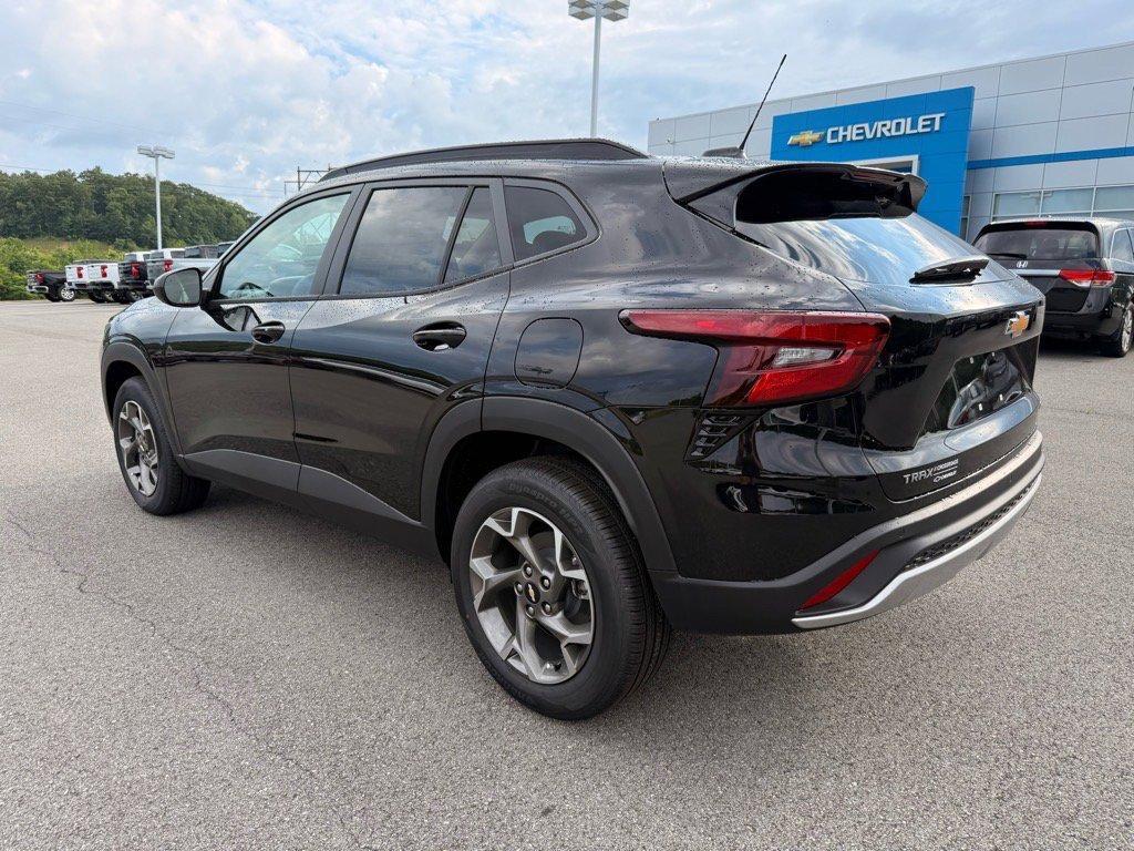 new 2025 Chevrolet Trax car, priced at $25,880