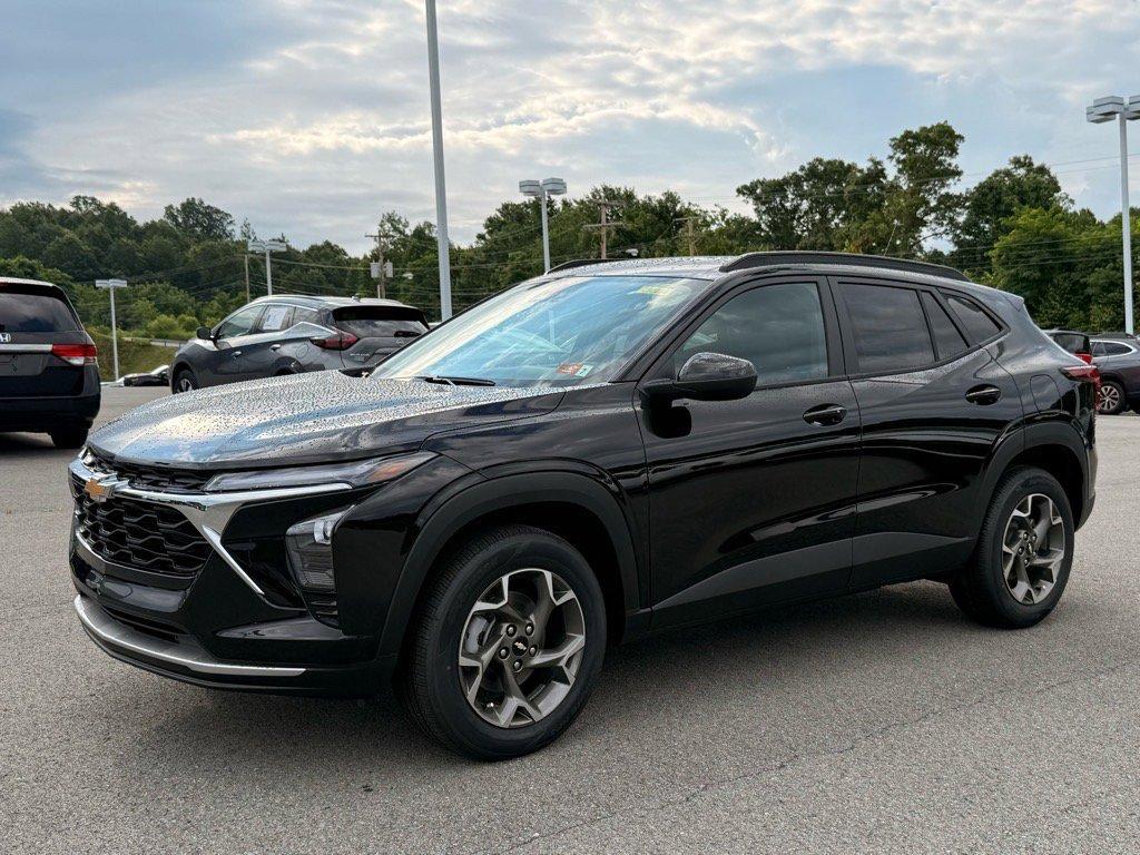 new 2025 Chevrolet Trax car, priced at $25,880