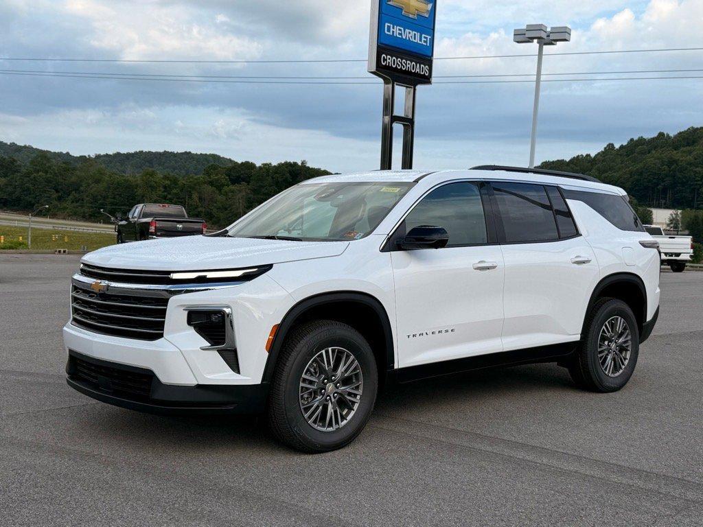 new 2025 Chevrolet Traverse car, priced at $46,255