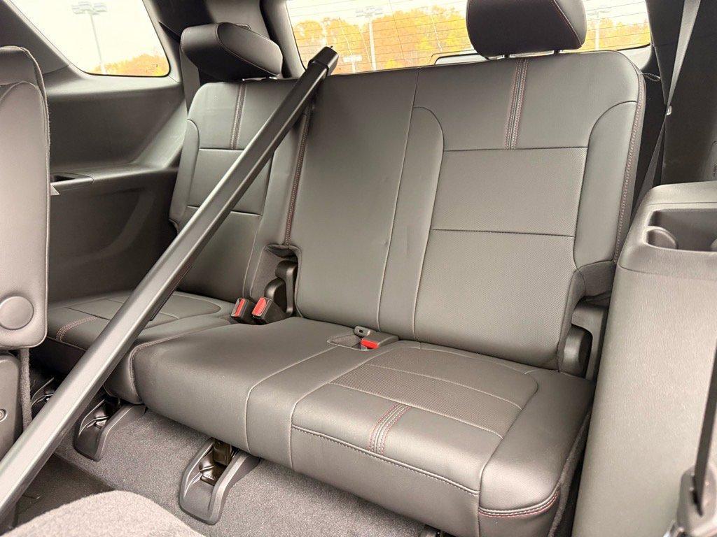 used 2023 Chevrolet Traverse car, priced at $39,985