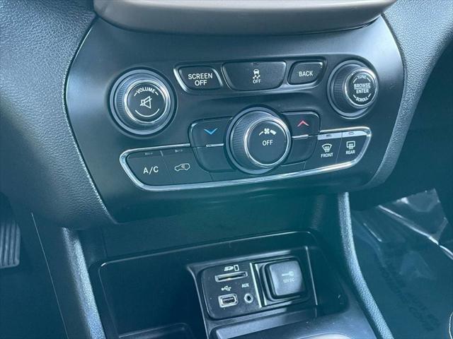 used 2016 Jeep Cherokee car, priced at $10,995