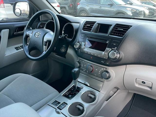 used 2012 Toyota Highlander car, priced at $11,495