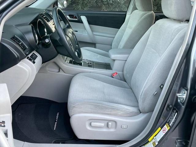 used 2012 Toyota Highlander car, priced at $11,495