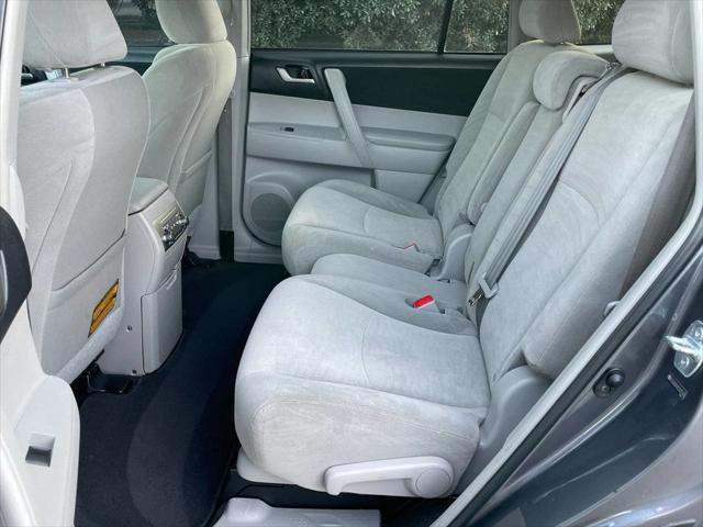 used 2012 Toyota Highlander car, priced at $11,495