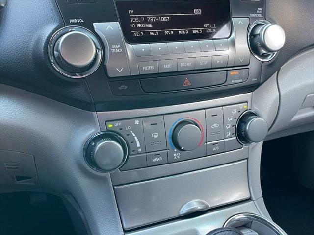 used 2012 Toyota Highlander car, priced at $11,495