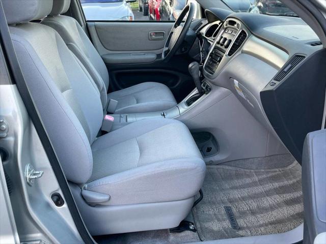 used 2004 Toyota Highlander car, priced at $5,495