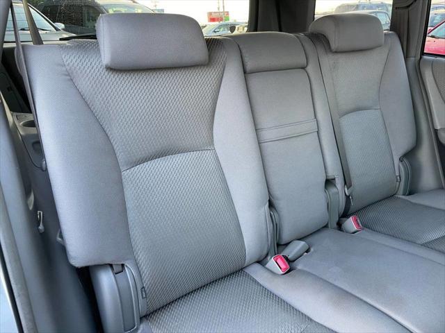 used 2004 Toyota Highlander car, priced at $5,495