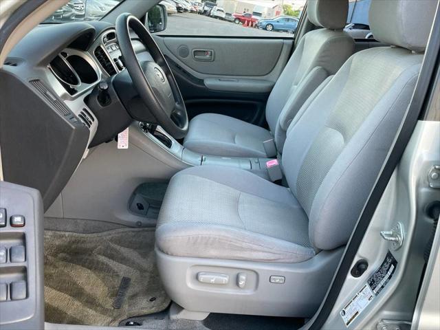used 2004 Toyota Highlander car, priced at $5,495