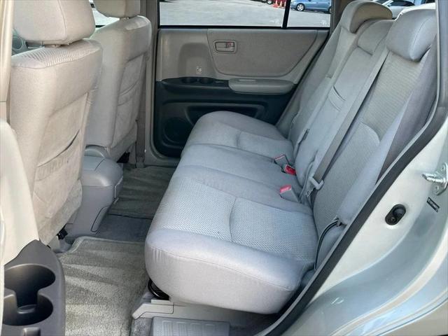 used 2004 Toyota Highlander car, priced at $5,495