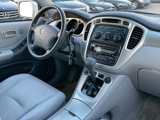 used 2004 Toyota Highlander car, priced at $5,495