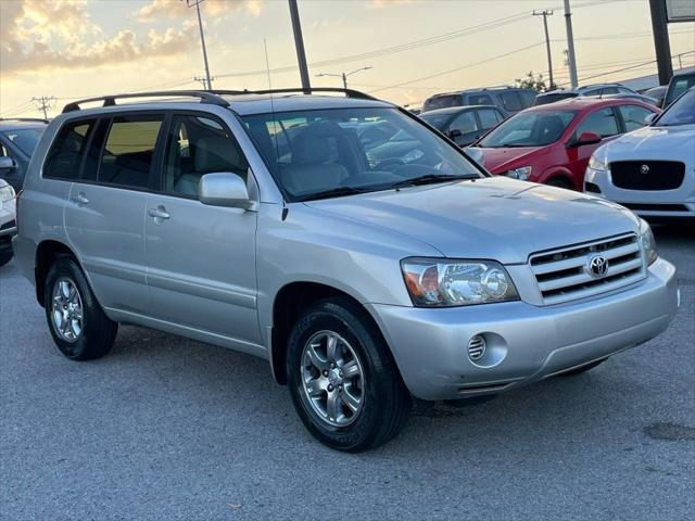 used 2004 Toyota Highlander car, priced at $5,495