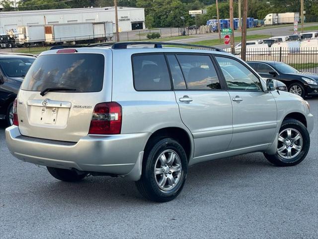 used 2004 Toyota Highlander car, priced at $5,495
