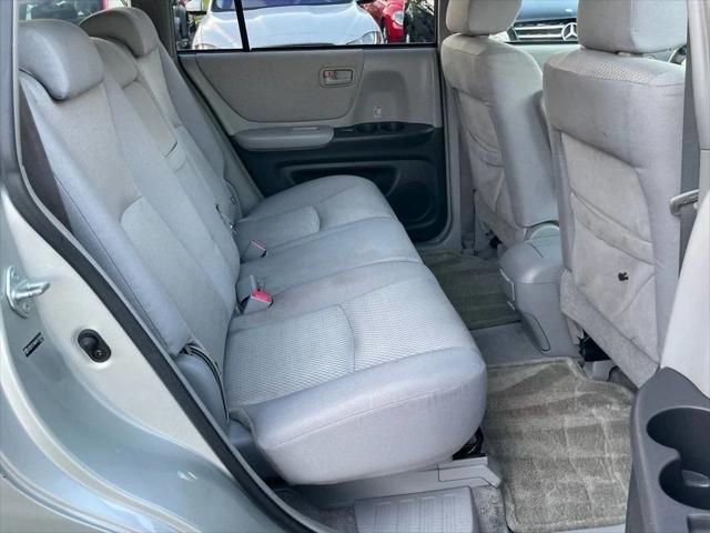 used 2004 Toyota Highlander car, priced at $5,495