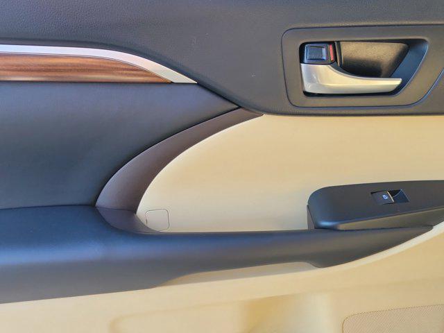 used 2018 Toyota Highlander car, priced at $28,782