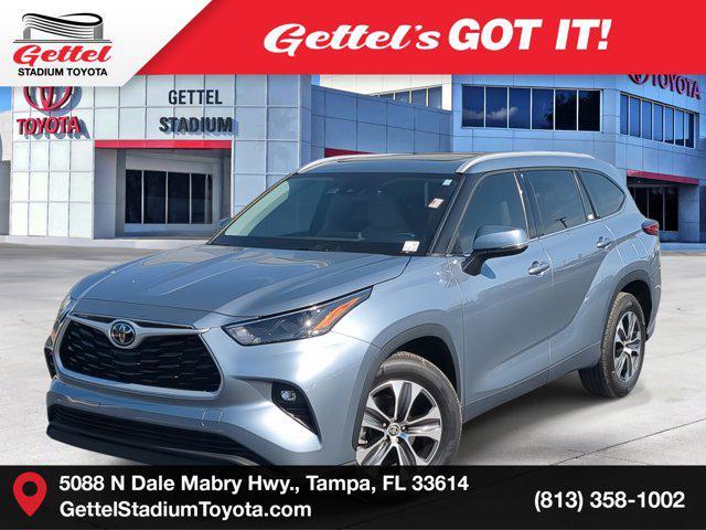 used 2022 Toyota Highlander car, priced at $34,451