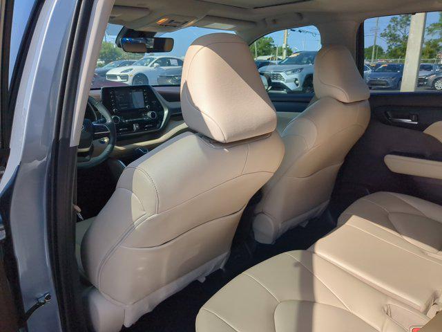 used 2022 Toyota Highlander car, priced at $34,451