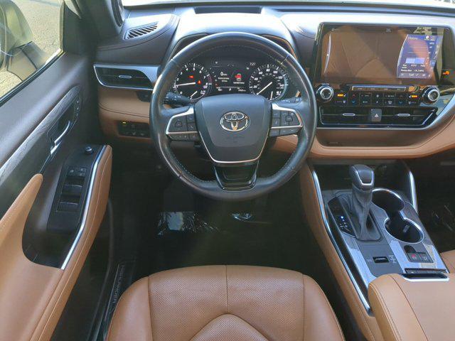 used 2021 Toyota Highlander car, priced at $37,861