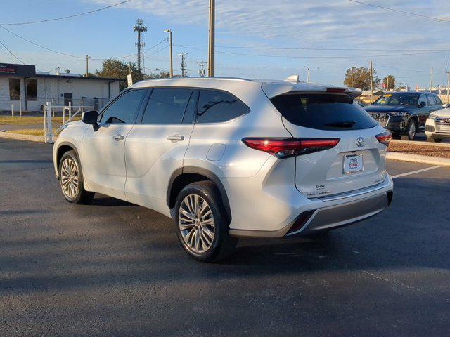 used 2021 Toyota Highlander car, priced at $37,861